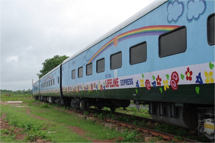 lifelineexpresslaunchmedicalservicesatkazipetrailwaystation
